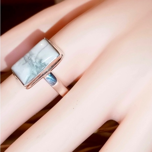 Howlite Ring - Picture 5 of 15